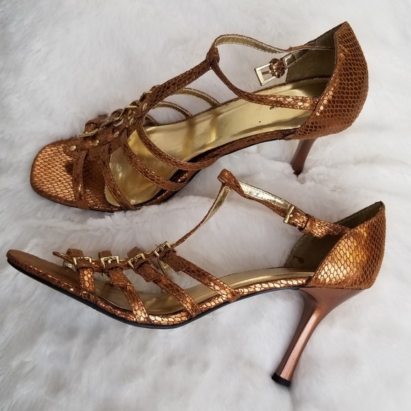 Sandals - Picture 2 of 3